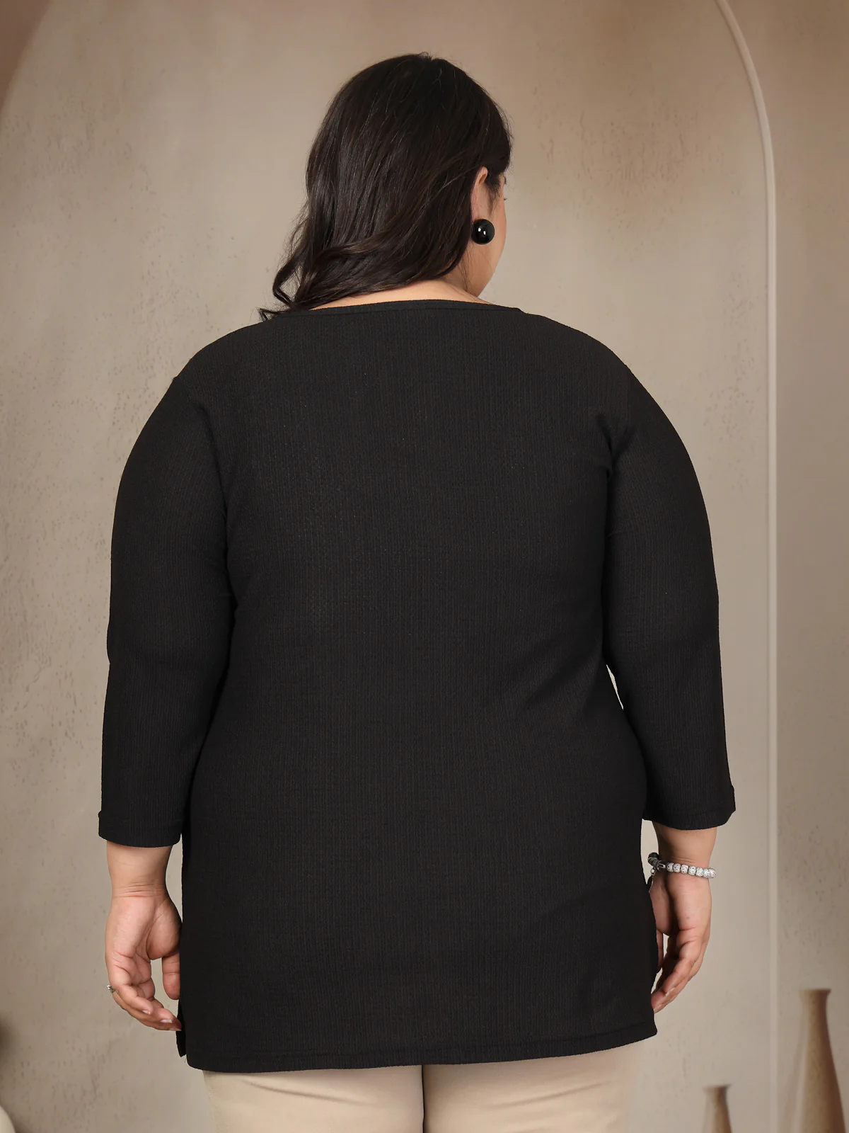 Luxury Black Round Neck 3/4 Sleeve T-shirt - Image 4