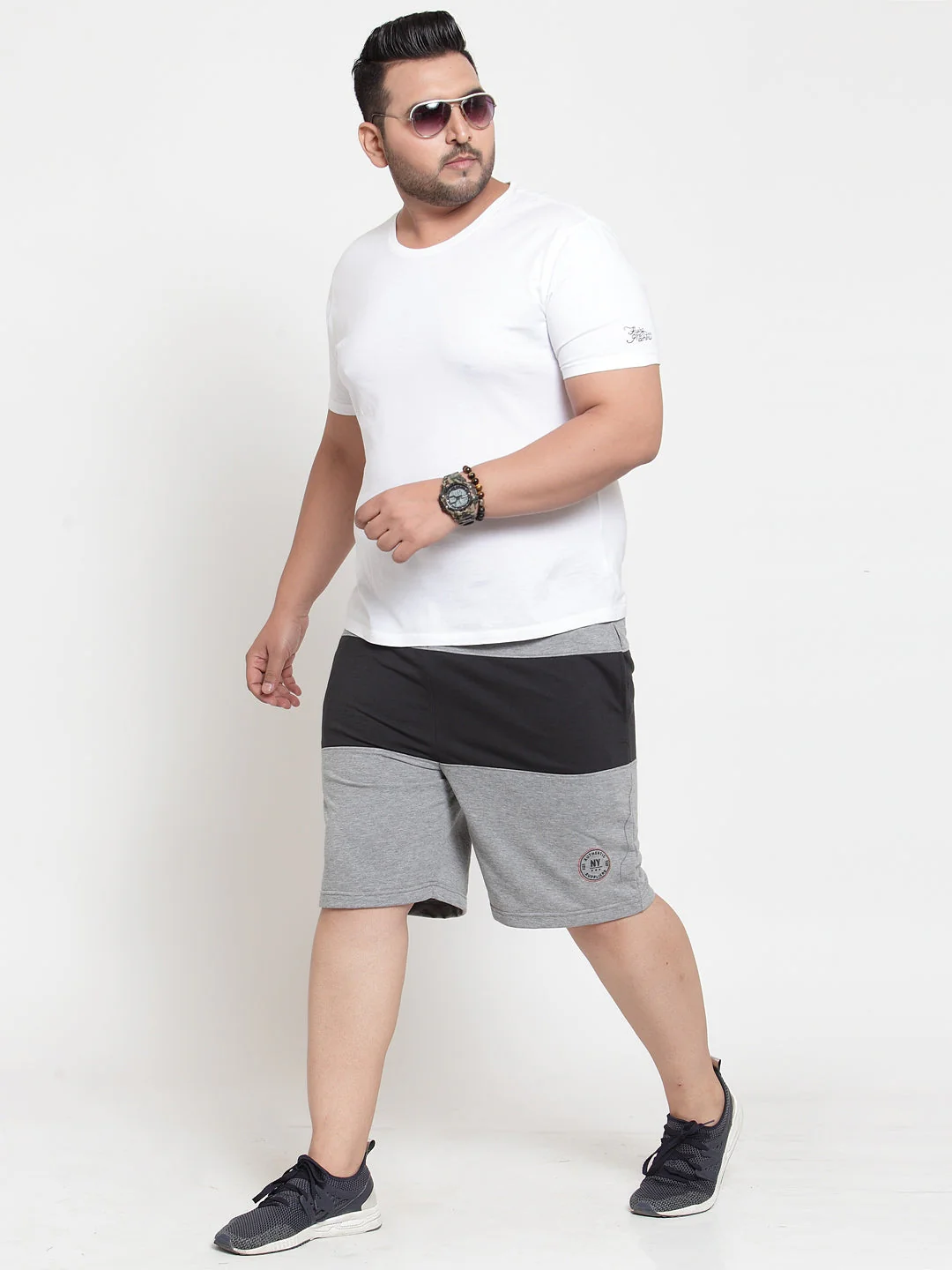 Plus Size Men Black& Grey Mid-Rise Colourblocked Regular Shorts - Image 3