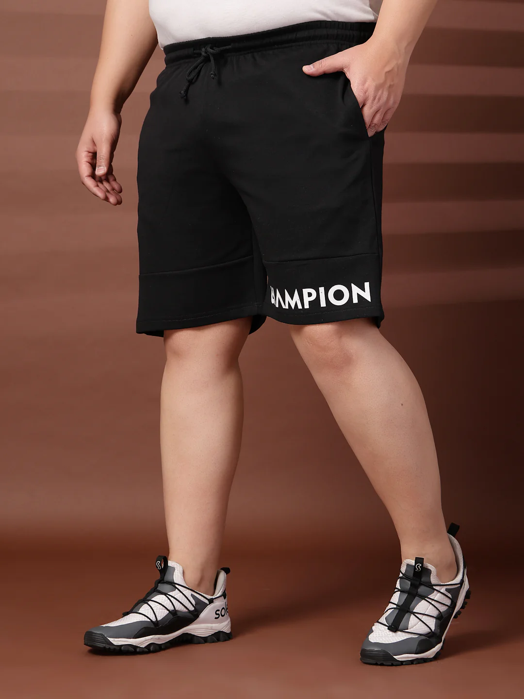 Plus Size Men Black Typography Printed Mid-Rise Regular Shorts - Image 4