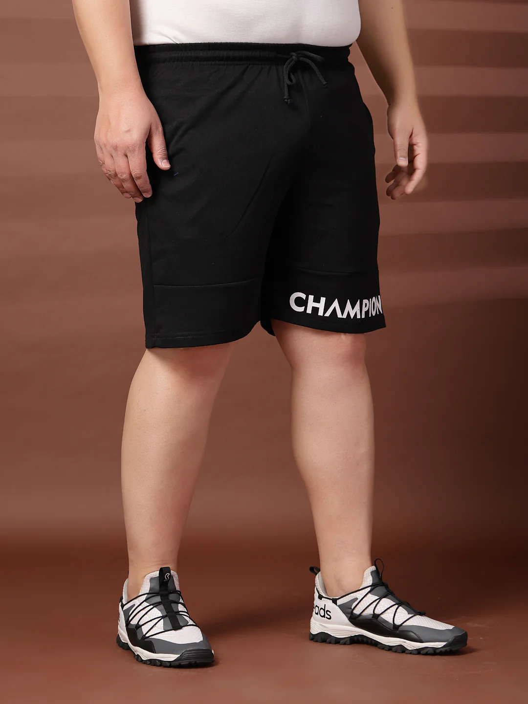 Plus Size Men Black Typography Printed Mid-Rise Regular Shorts - Image 5