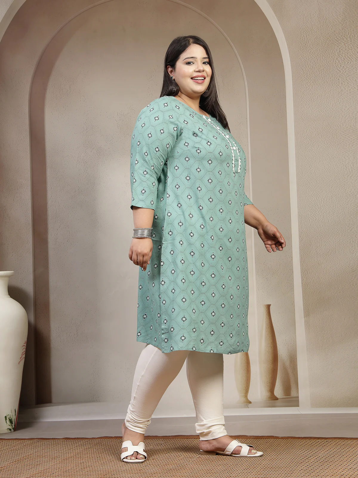 Plus Size Abstract Printed Thread Work Kurta - Image 3