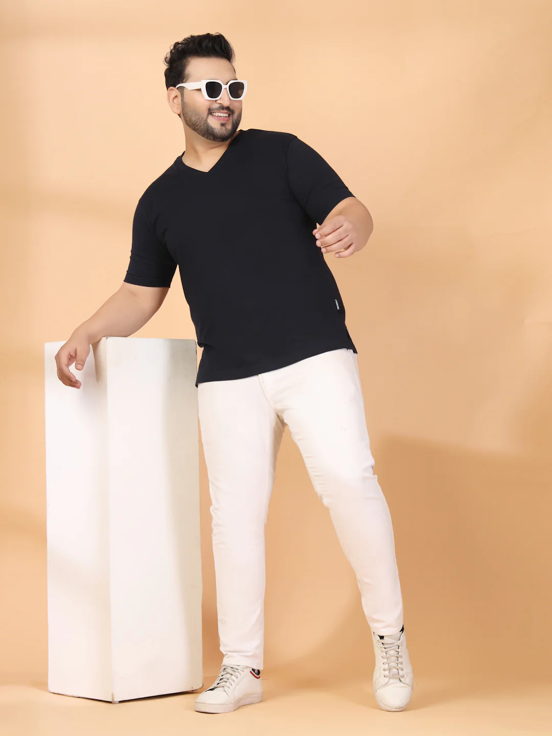 Plus Size Men V-Neck T-shirt - Image 8
