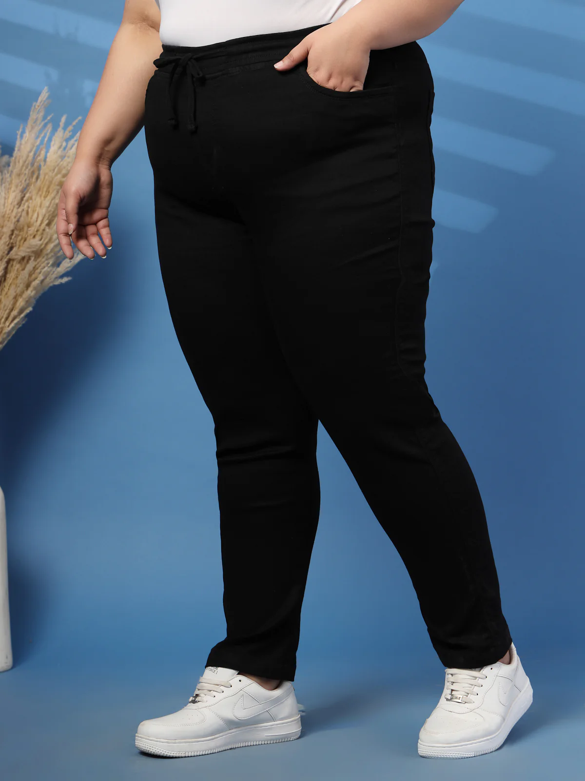 Plus Size Regular Fit Mid-Rise Stretchable Jeans - Image 4