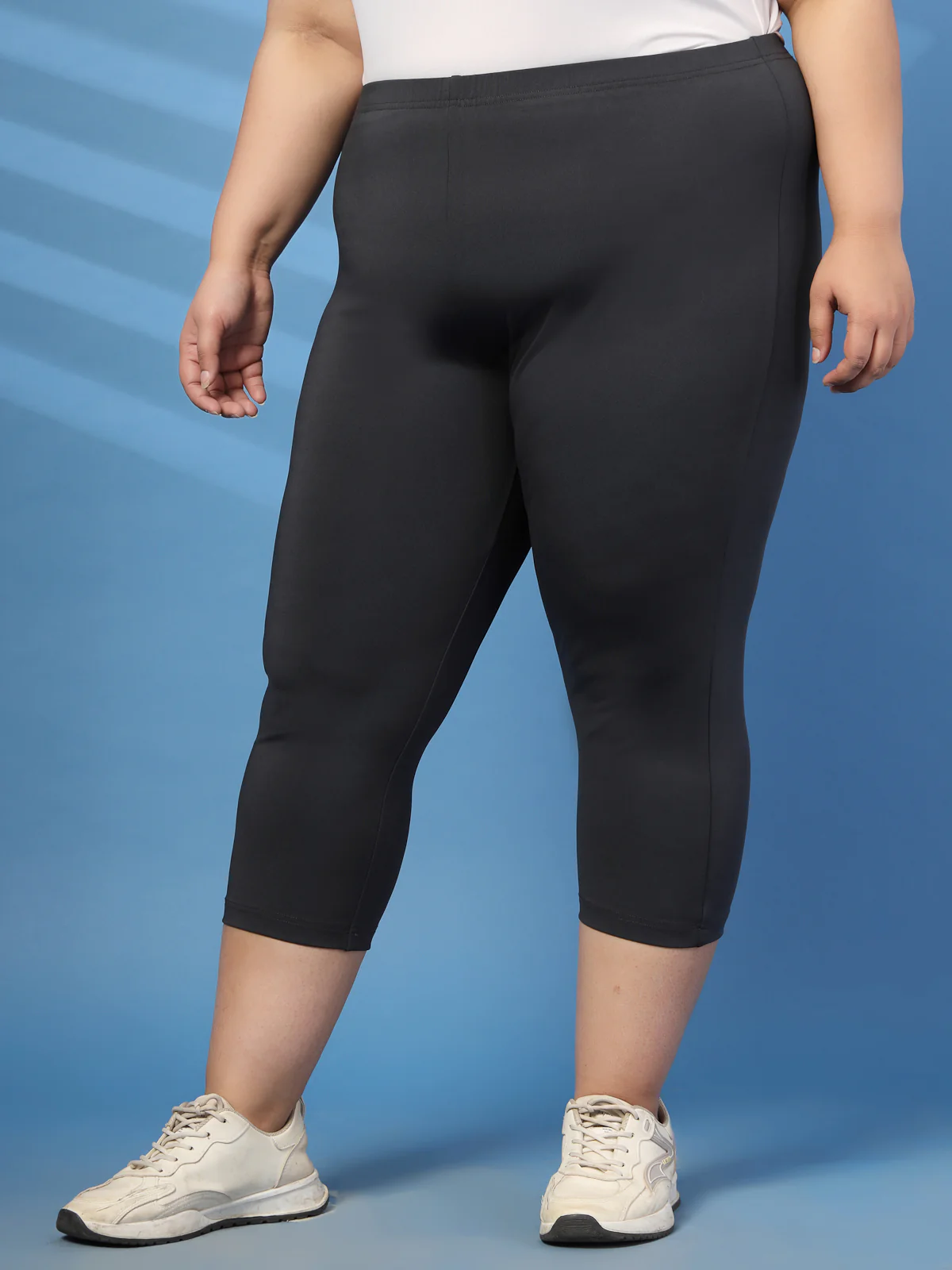 Plus Size Solid Regular Fit Capris - Image 6