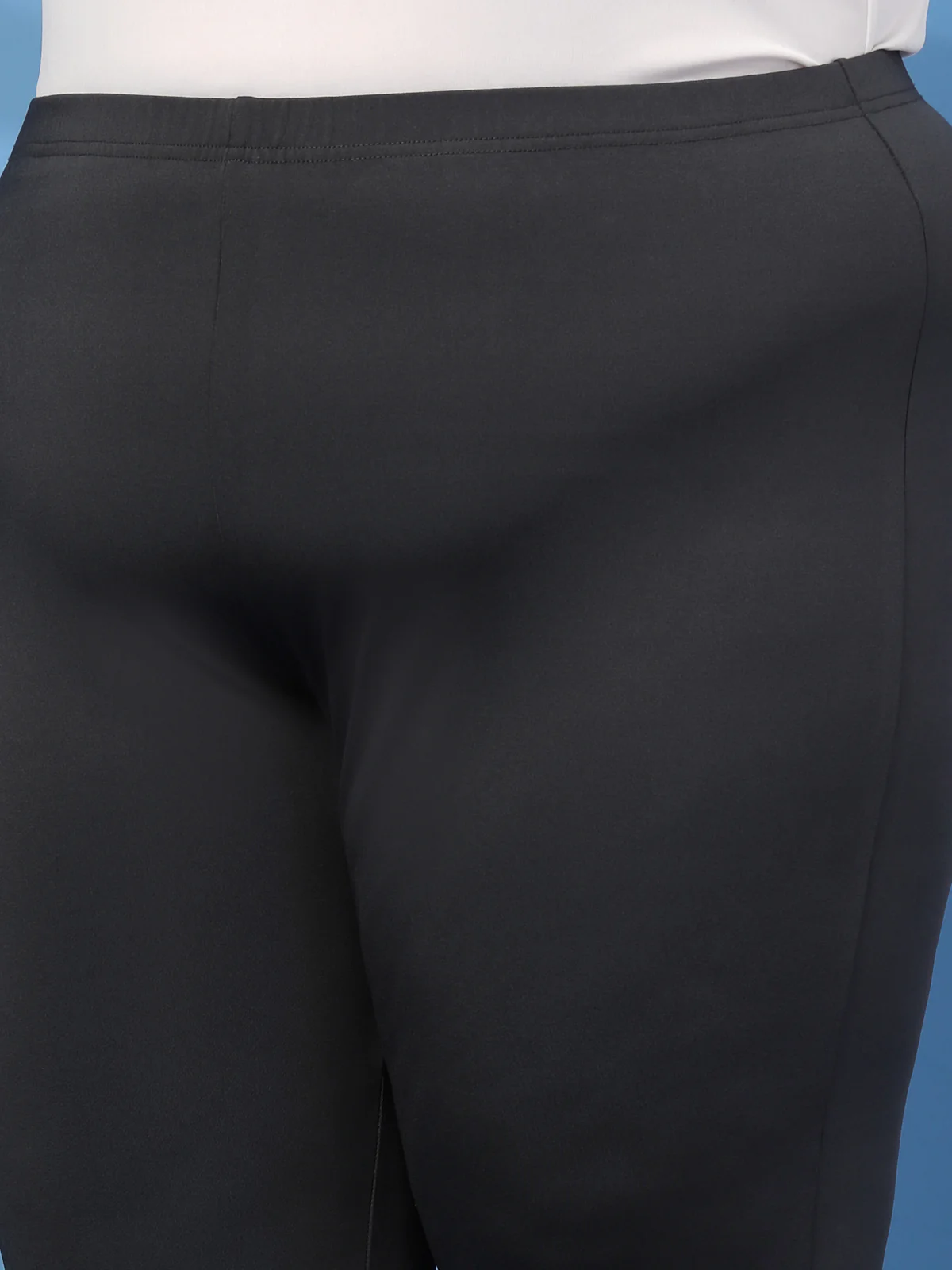 Plus Size Solid Regular Fit Capris - Image 7