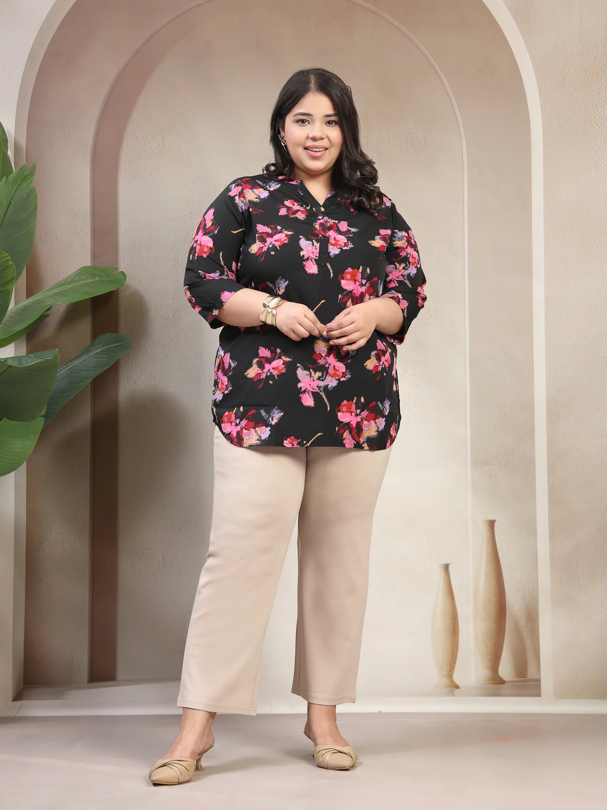 Plus Size Women Abstract Printed V-Neck Top - Image 5