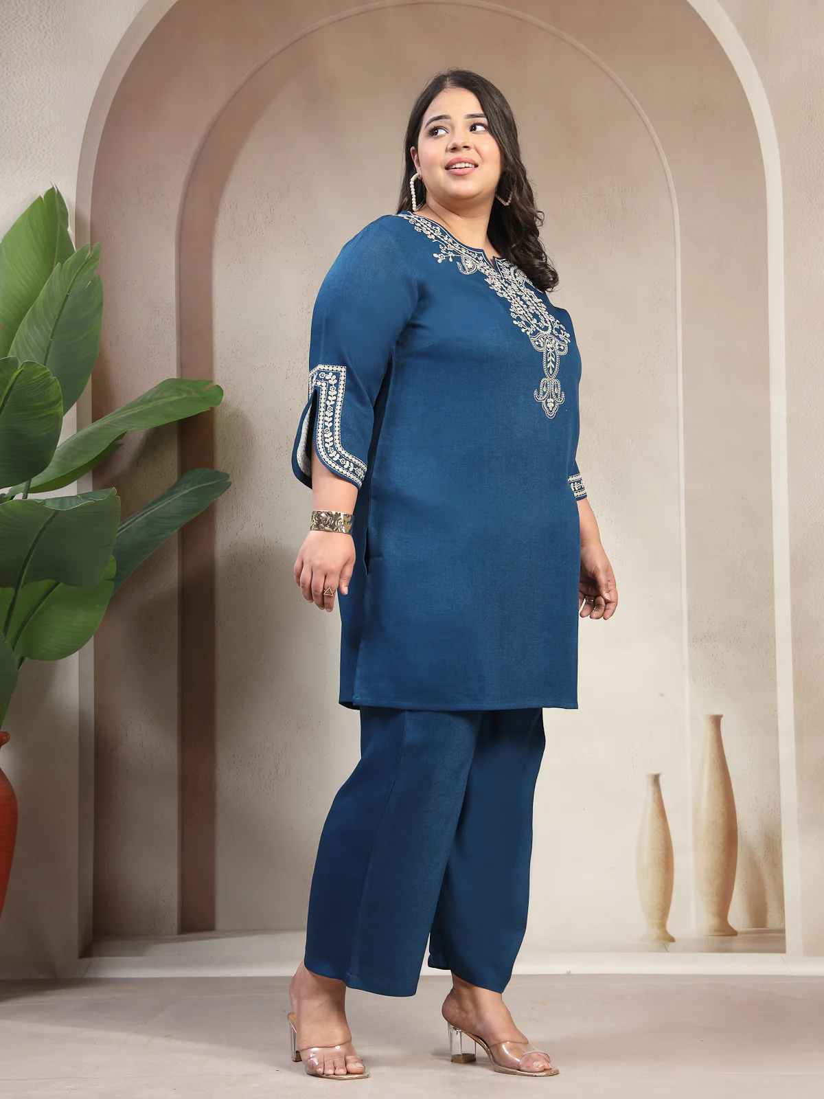 Plus Size Women Embroidered Tunic With Trouser - Image 4