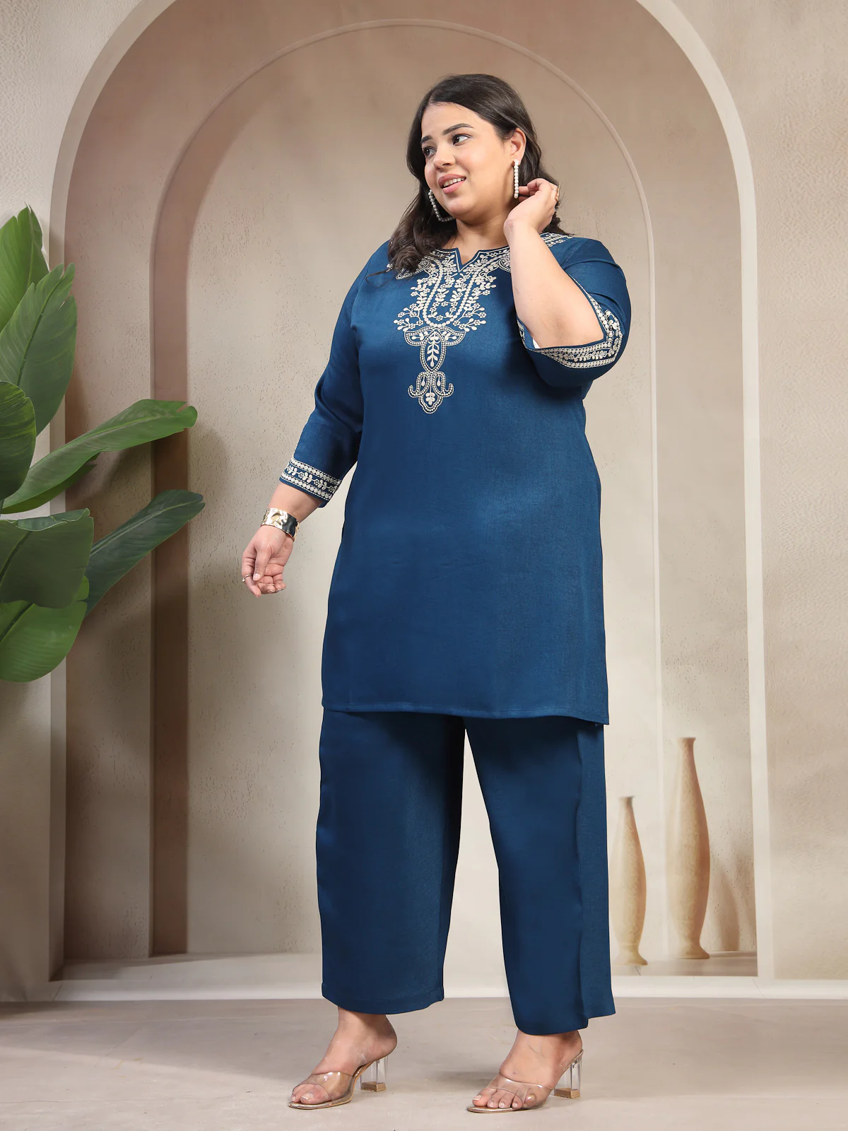 Plus Size Women Embroidered Tunic With Trouser - Image 5