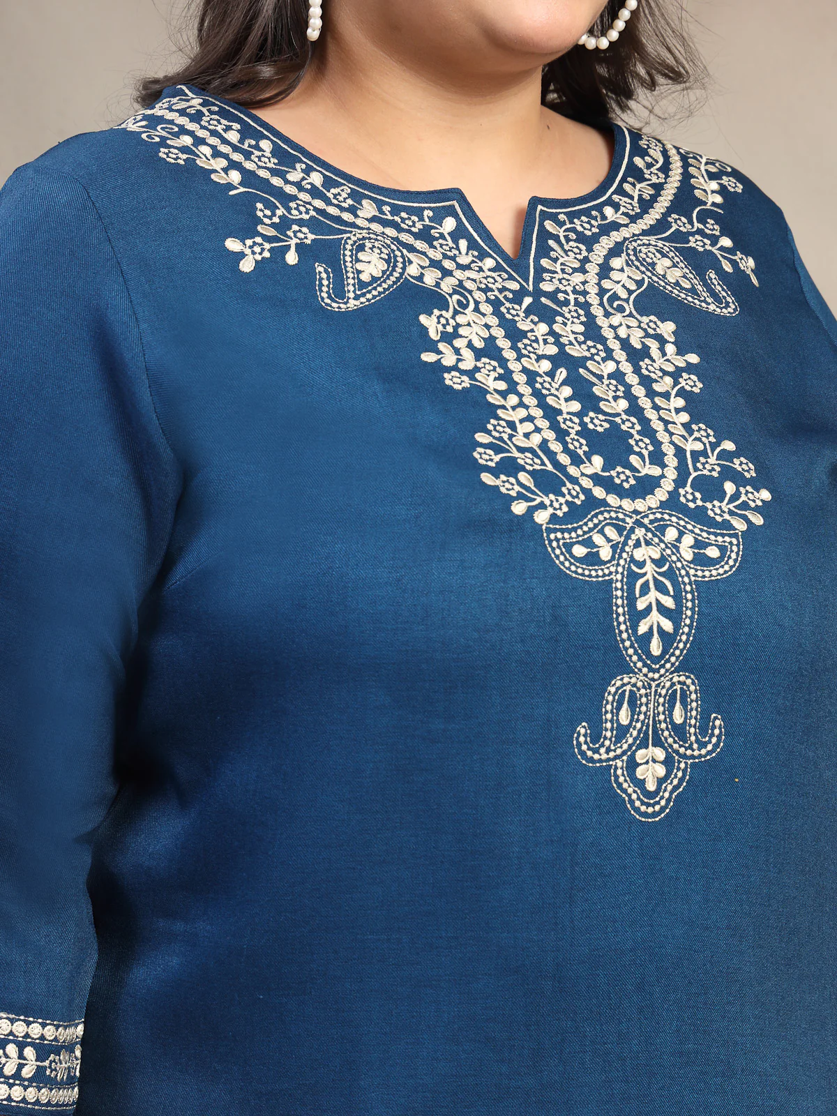Plus Size Women Embroidered Tunic With Trouser - Image 9
