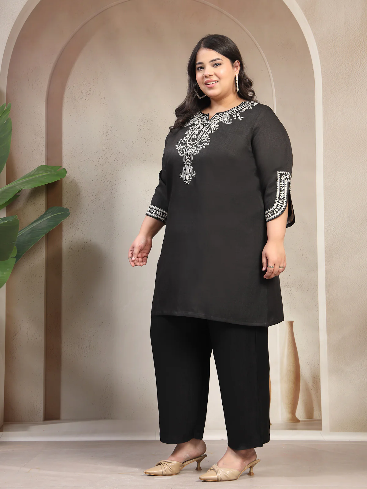 Plus Size Women Embroidered Tunic With Trouser - Image 6