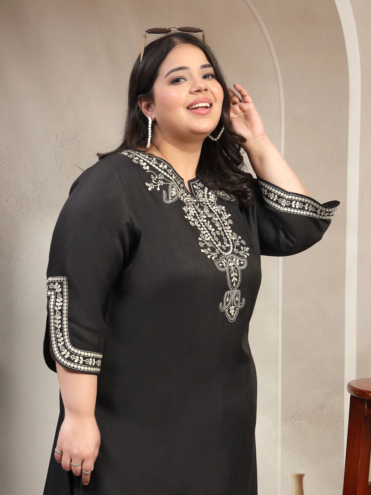 Plus Size Women Embroidered Tunic With Trouser - Image 8