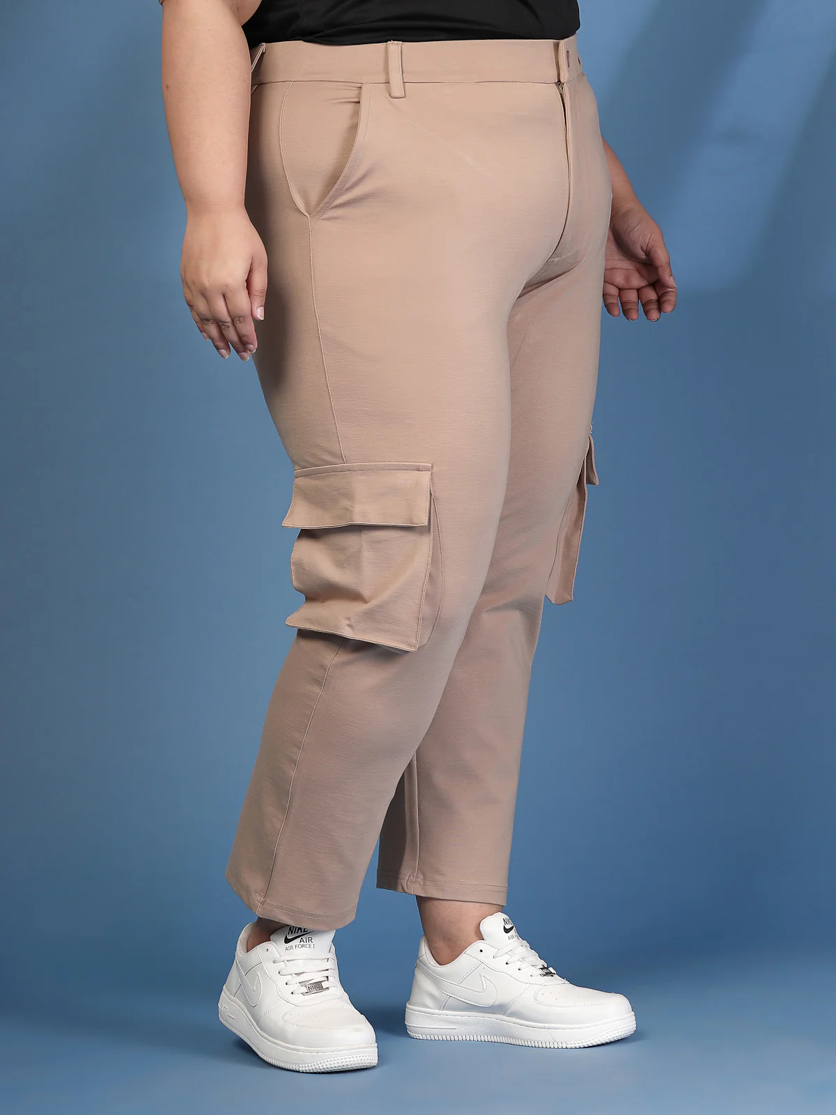 Plus Size Women Solid Mid Rise Regular Fit Cargo Trousers - Image 2
