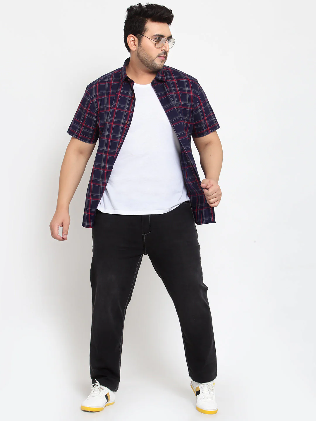 Plus Size Men Black Regular Fit Mid-Rise Clean Look Jeans - Image 5