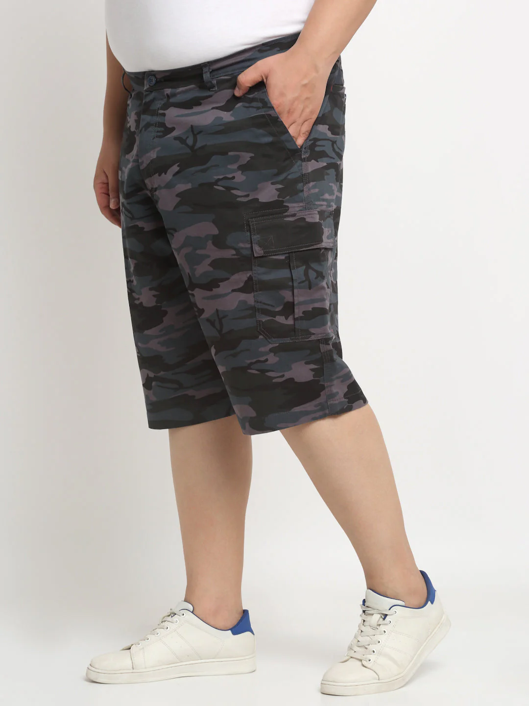 Plus Size Men Grey, Black And Green Camouflage Printed Cotton Cargo Shorts - Image 3
